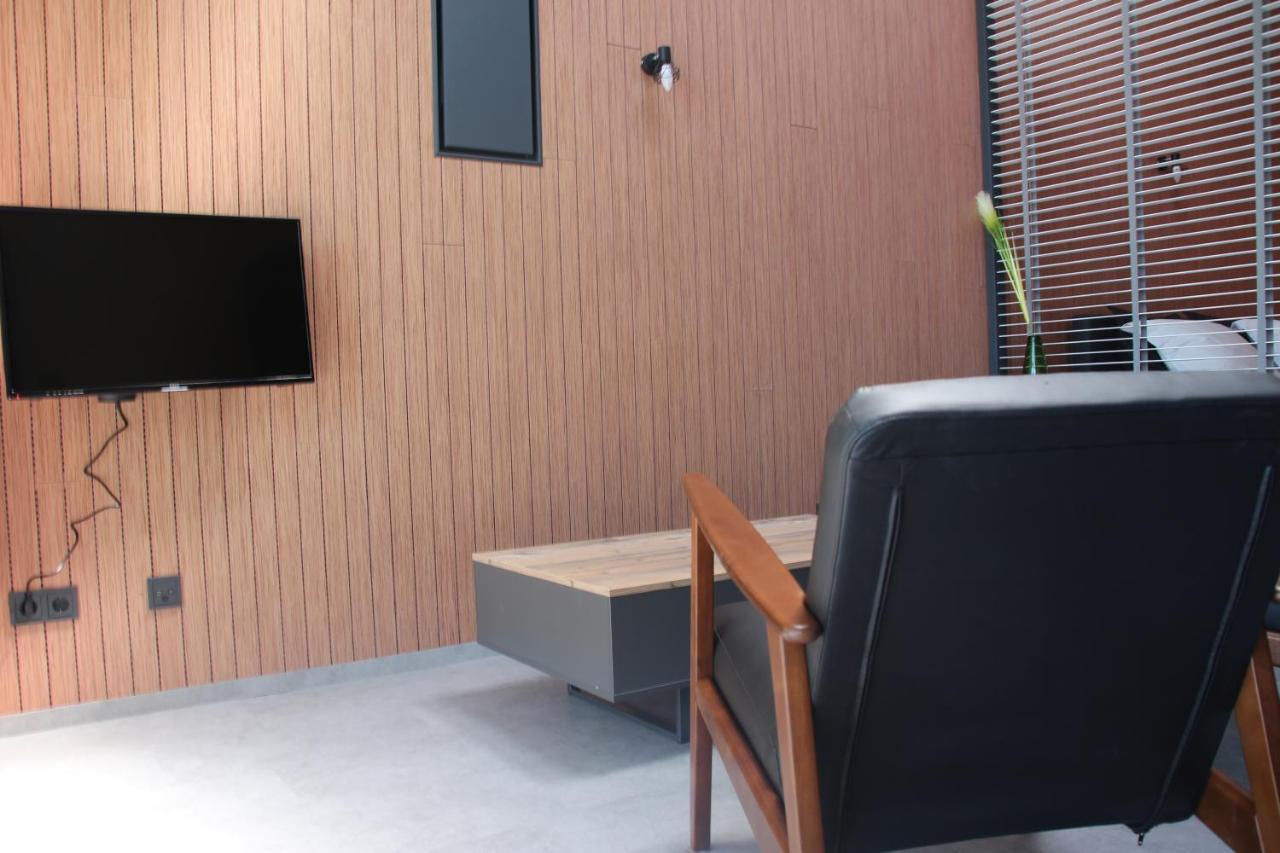 Bij Ons 'Niek Apartment Den Dungen Luaran gambar